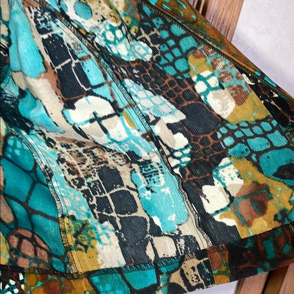 ❄️3/$15❄️Colorful Abstract Pattern Jacket - Picture 6 of 11